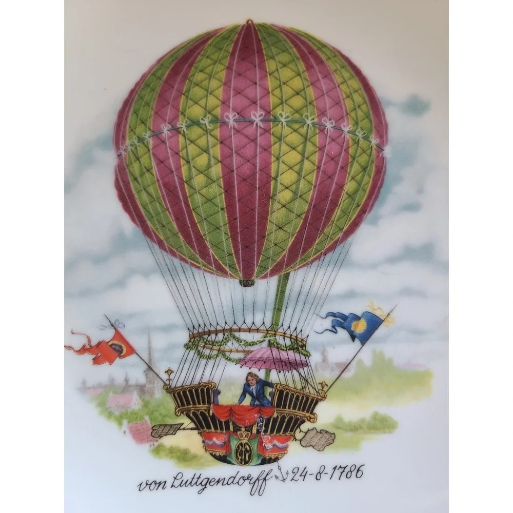 Vintage porcelain hot air balloon decorative plate Green von luttgendorff